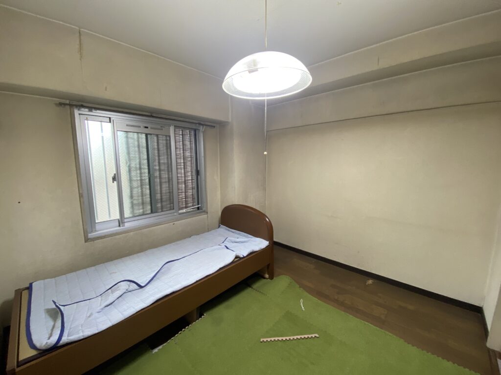 洋室張替作業前